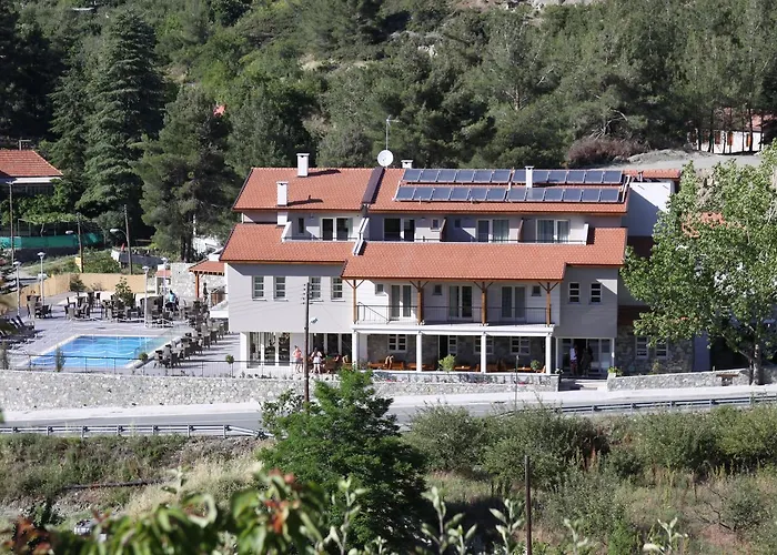 Livadia Hotel Kyperounta